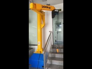 移动悬臂吊